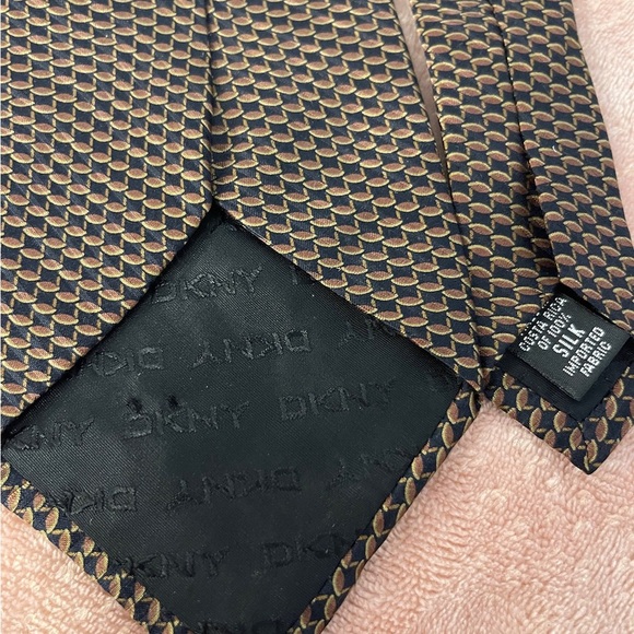 DKNY Black and Gold Patterned Tie - Picture 7 of 7